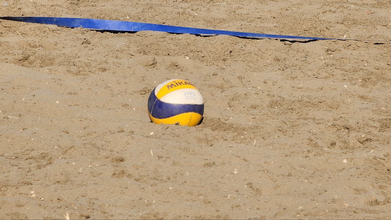 برگزاری مسابقات والیبال ساحلی در پارک کوثر شیروان