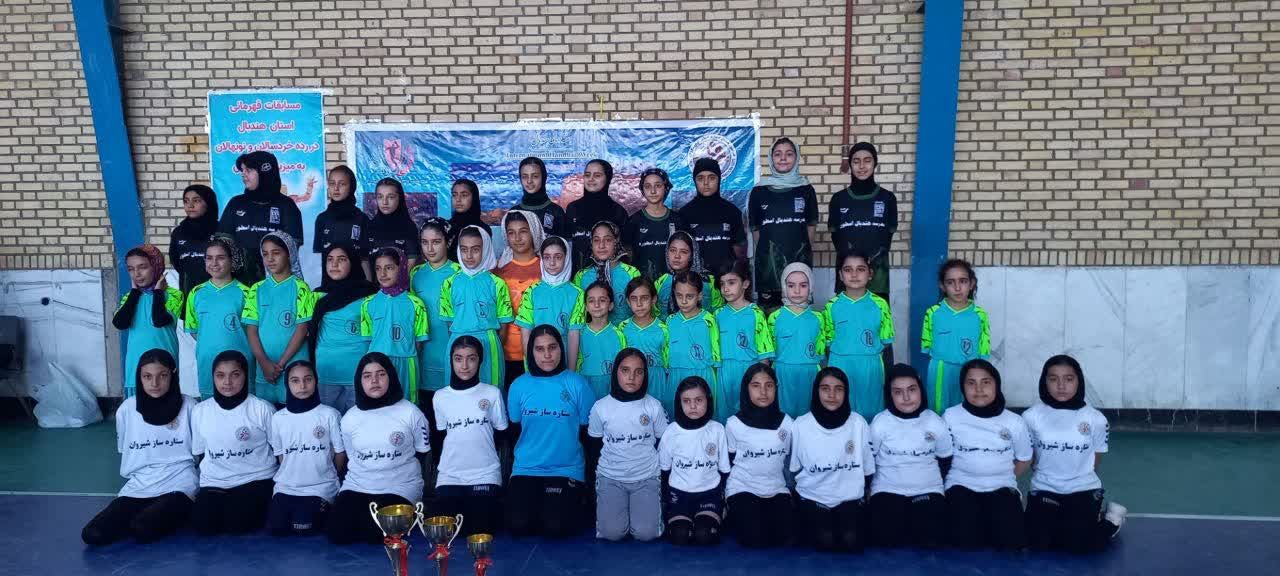 هندبال شیروان بر سکوی سوم خردسالان استان